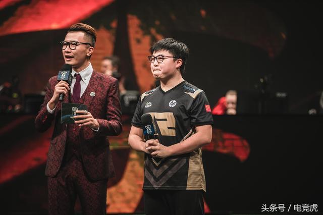 FPX碾压SHR，Uzi开启传奇时刻强强对话淘汰赛，锁定晋级资格