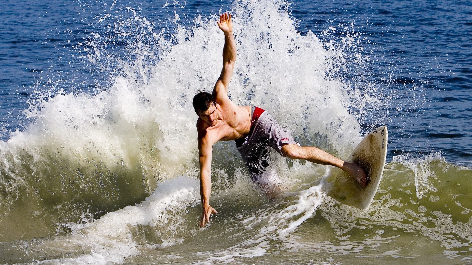 范乔丹！末节15分打懵雷霆，福克斯赛后直言，他才是真国王