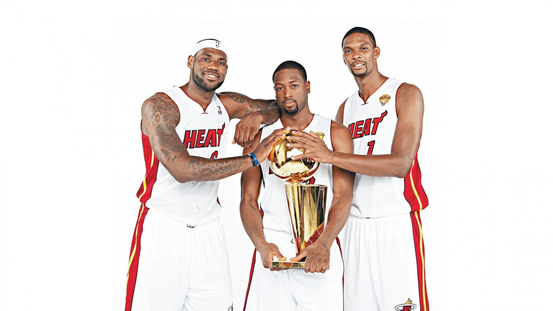 冰火奇迹，33万人小国绝杀欧洲霸主的战术密码